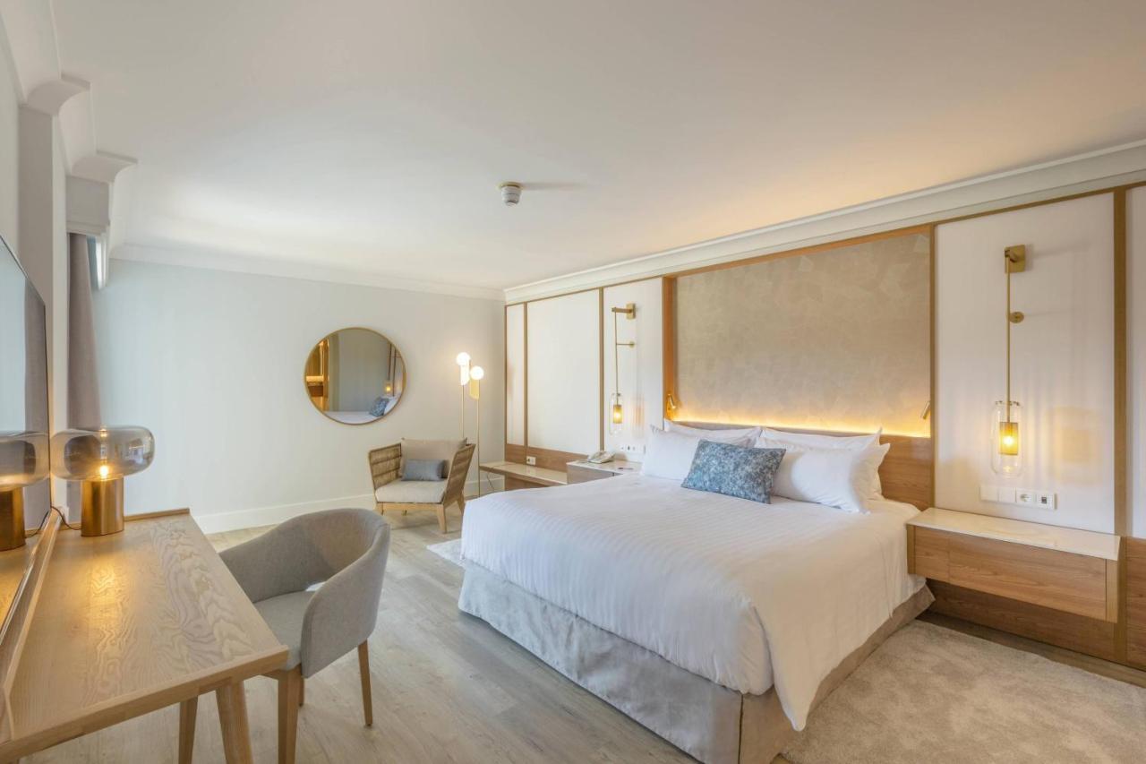 King Suite Sofa Bed Balcony Resort View